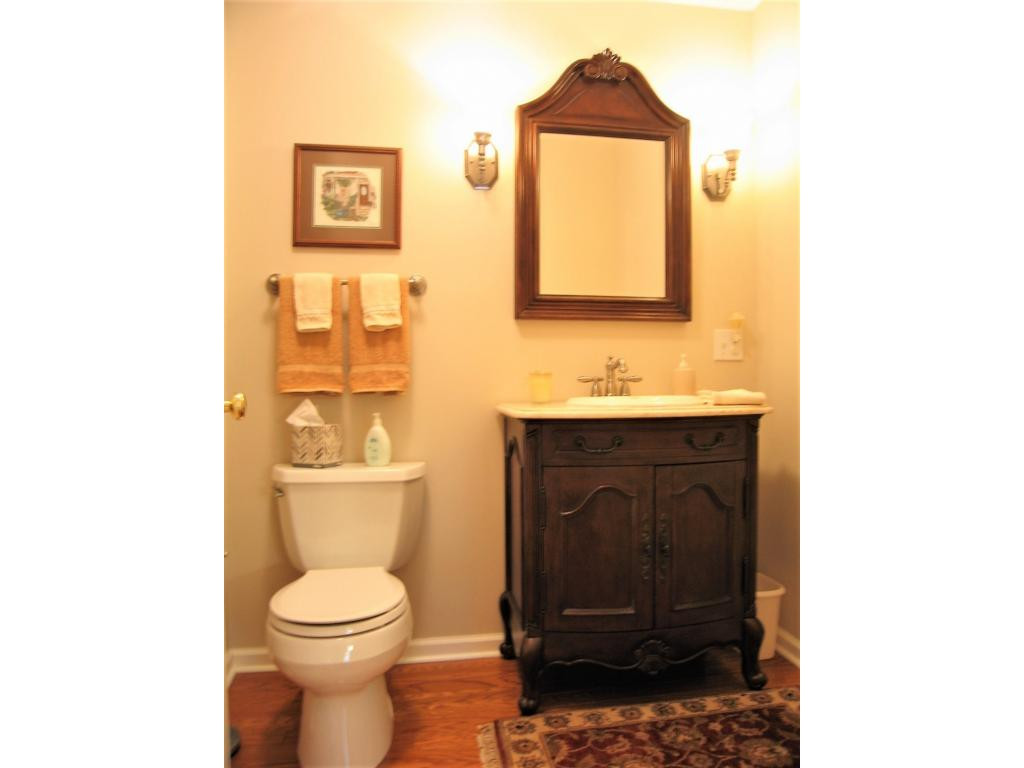 38 Compton Bristol, TN 37620 - Photo 17 of 25 Hall Bath