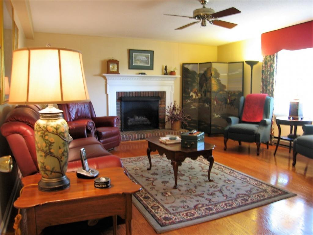 38 Compton Bristol, TN 37620 - Photo 22 of 25 Family Room wFpl