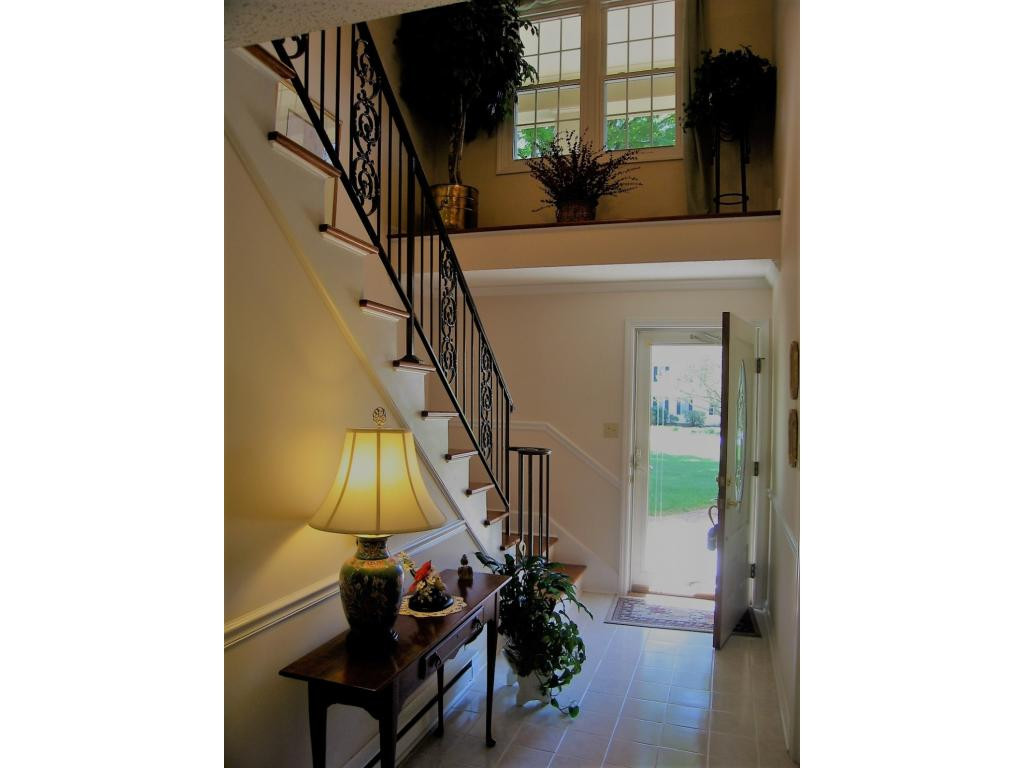 38 Compton Bristol, TN 37620 - Photo 9 of 25 Impressive Entry Hall
