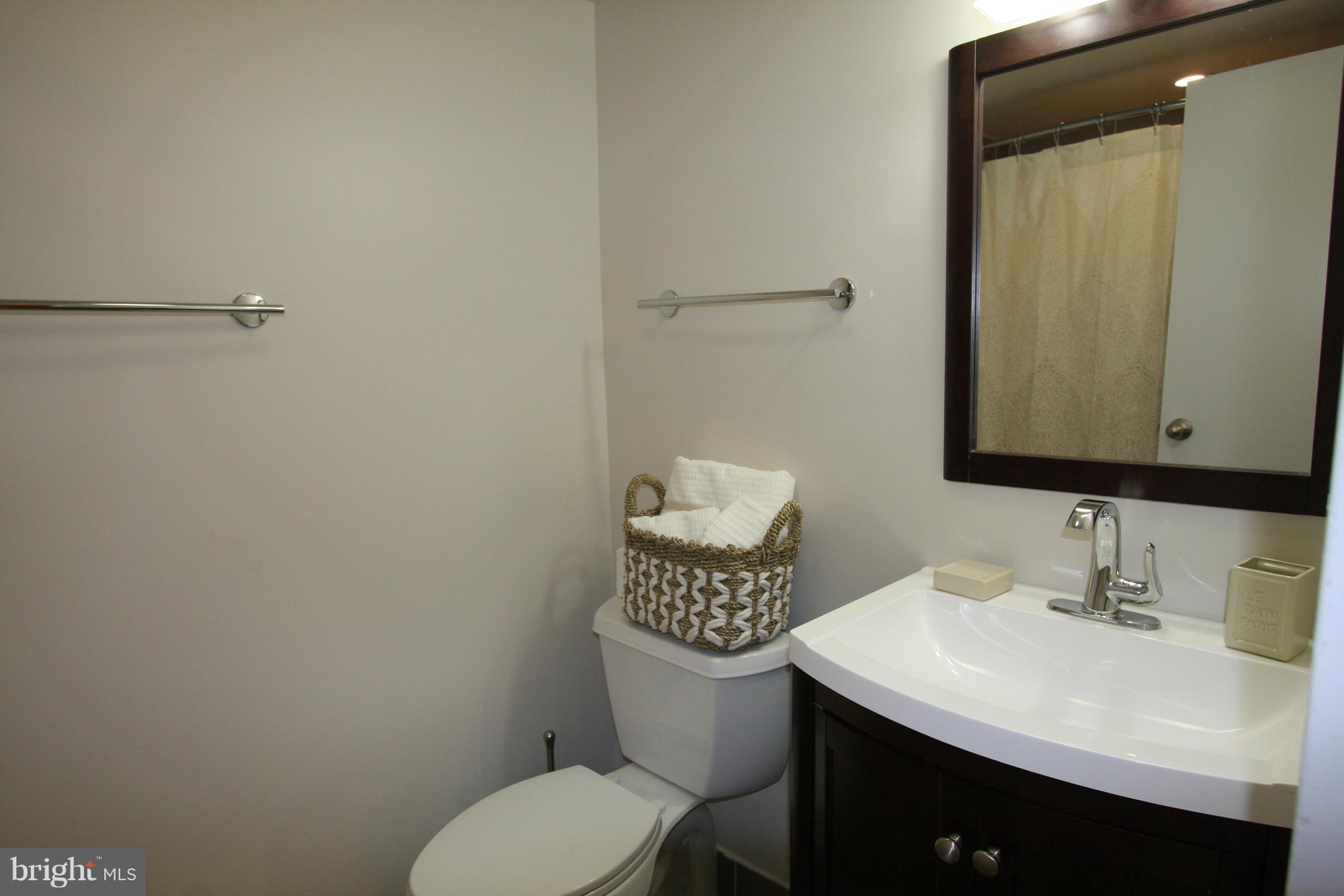 2030 F Street Northwest, Unit 407 Washington, DC 20006 - Photo 10 of 24 Bath