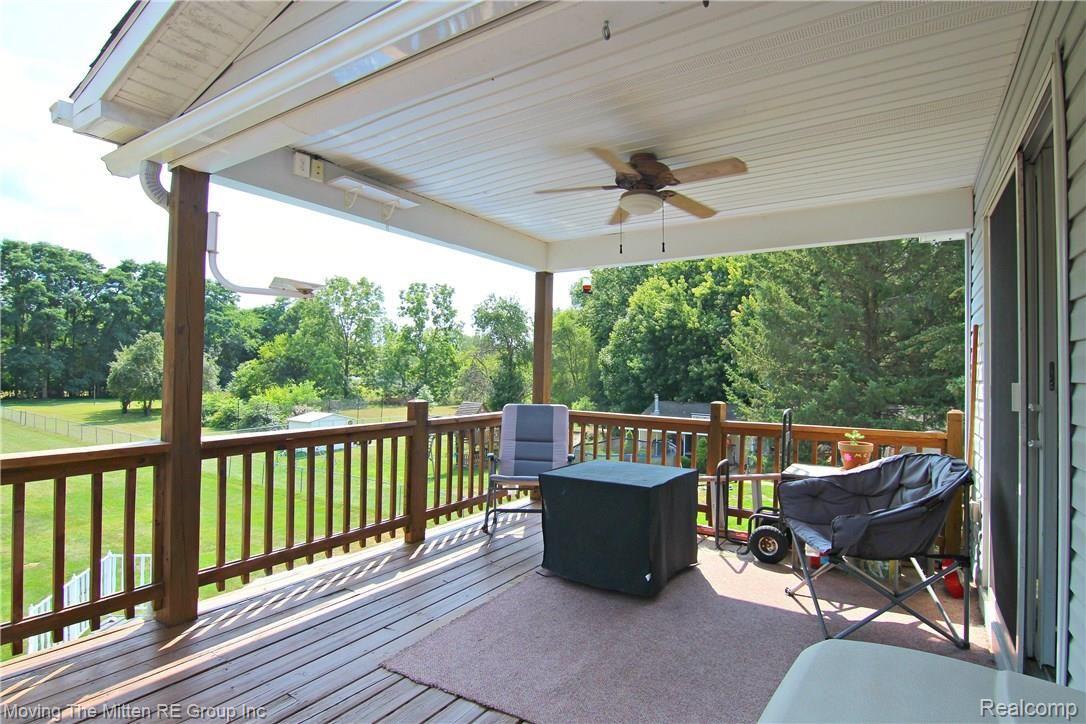 43221 Fret Road Belleville, MI 48111 - Photo 22 of 34 jFret Rd Back Deck 2.jpg