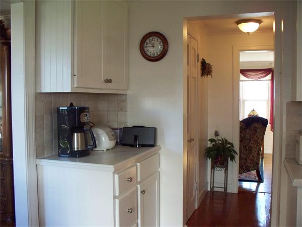 302 Gillette Avenue Springfield, MA 01118 - Photo 11 of 22 Gallery Image 11
