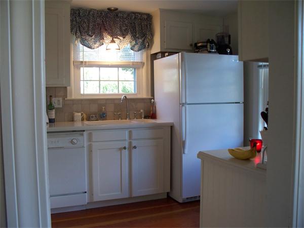 302 Gillette Avenue Springfield, MA 01118 - Photo 8 of 22 Gallery Image 8