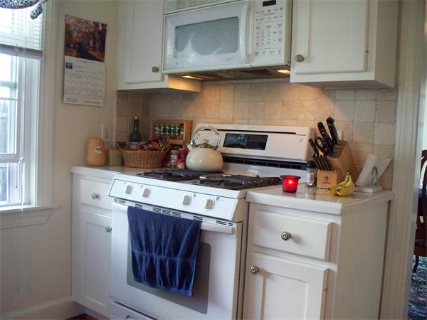 302 Gillette Avenue Springfield, MA 01118 - Photo 10 of 22 Gallery Image 10
