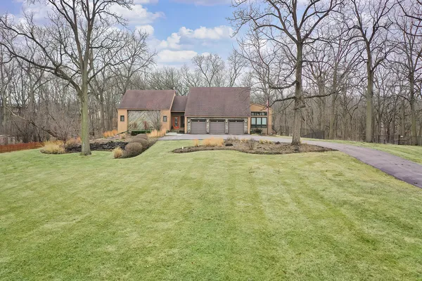$775,000 | 4901 Hill Road, Richmond, IL 60071