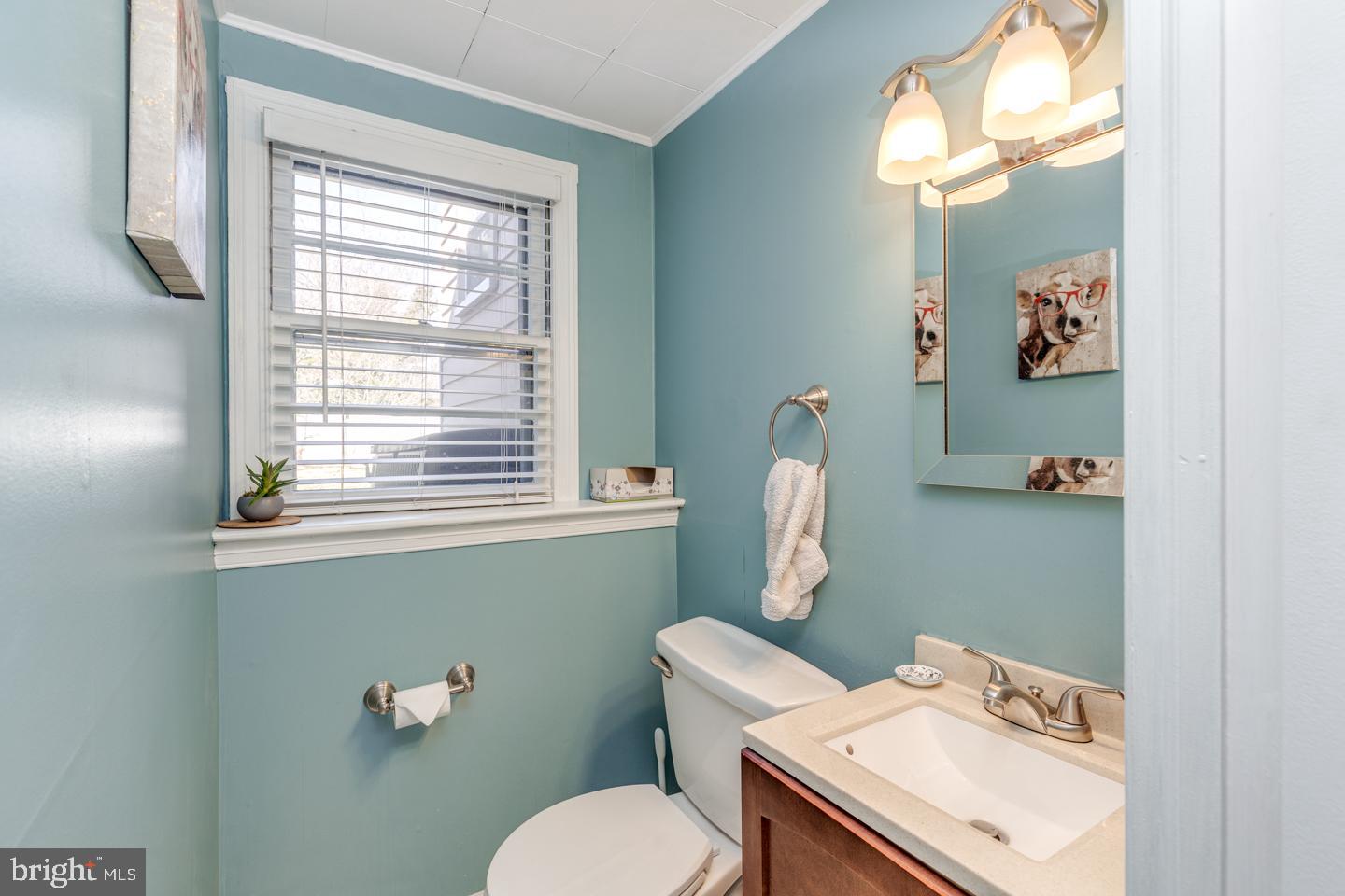 123 Valleybrook Road East Cherry Hill, NJ 08034 - Photo 27 of 41 Powder Room