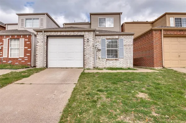 $225,000 | 905 Fairbanks Circle, Duncanville, TX 75137