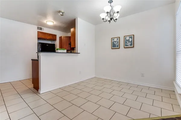 $225,000 | 905 Fairbanks Circle, Duncanville, TX 75137