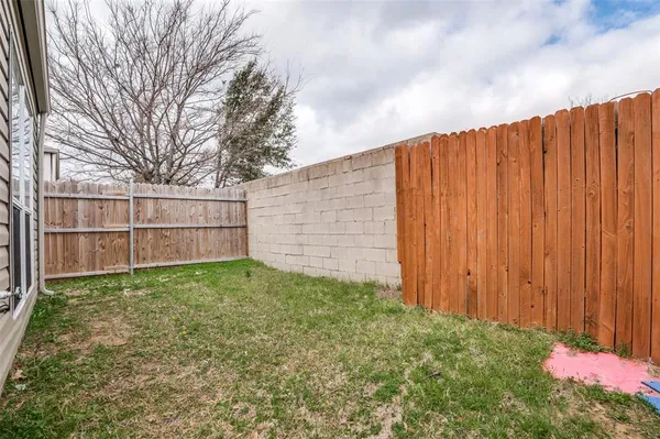 $225,000 | 905 Fairbanks Circle, Duncanville, TX 75137