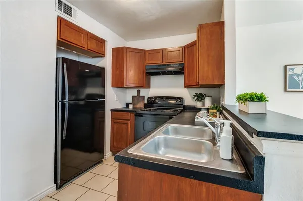 $225,000 | 905 Fairbanks Circle, Duncanville, TX 75137