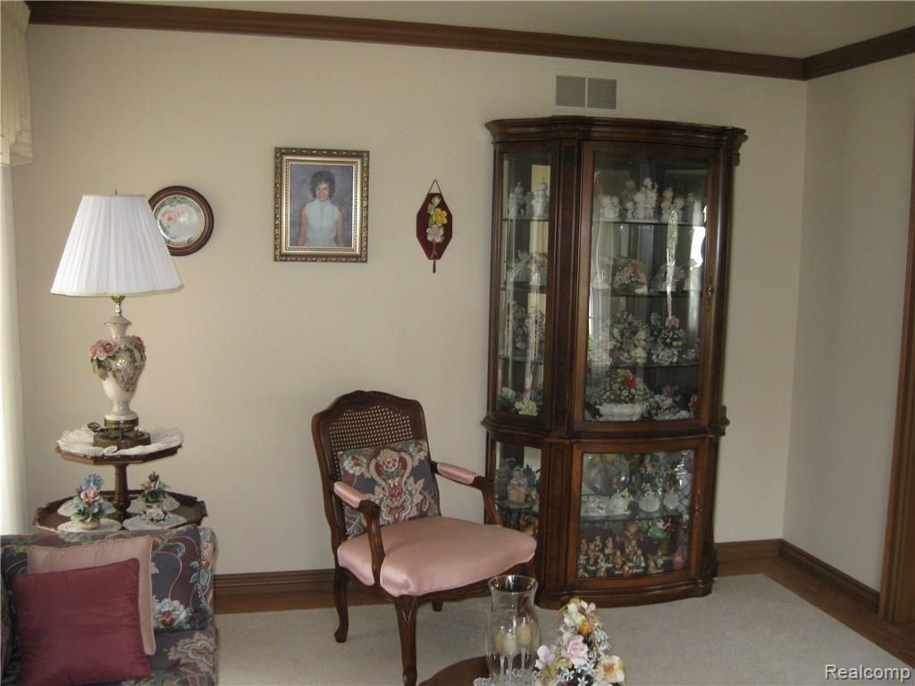 2437 Munster Road Rochester Hills, MI 48309 - Photo 29 of 47