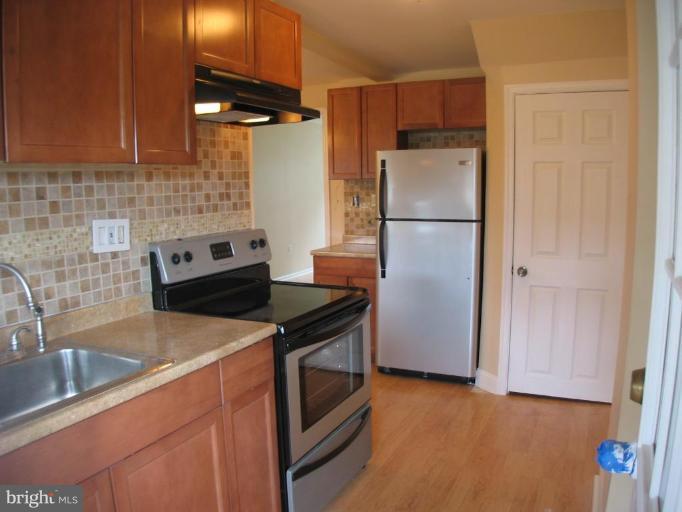 404 Old Riverside Road Brooklyn, MD 21225 - Photo 2 of 17 Kitchen