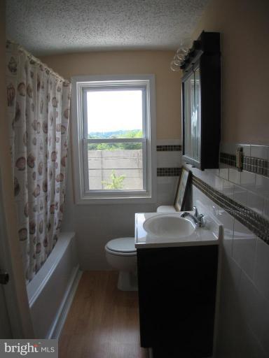 404 Old Riverside Road Brooklyn, MD 21225 - Photo 12 of 17 Bath #2