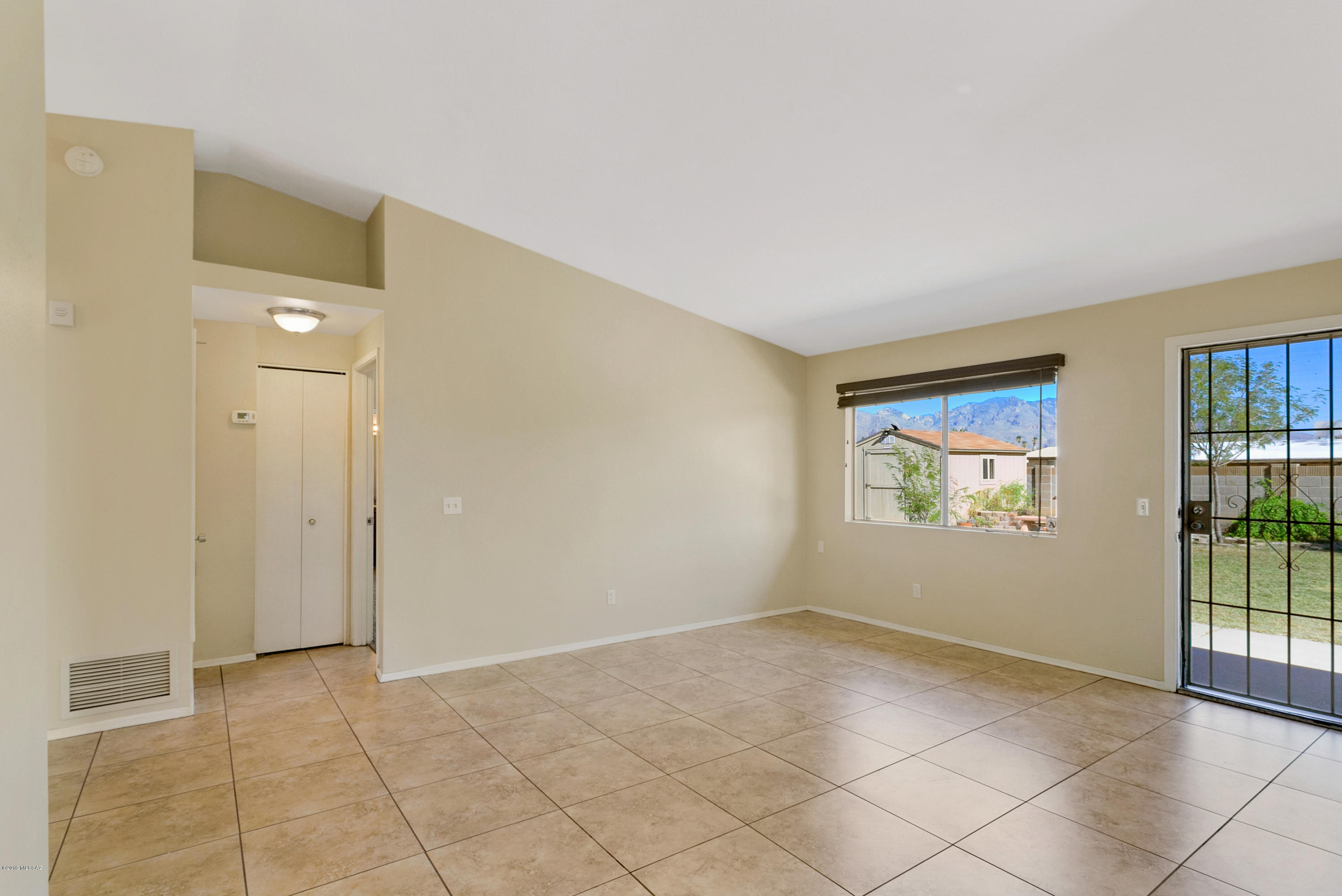 5750 North Ezybrook Road Tucson, AZ 85741 - Photo 10 of 24
