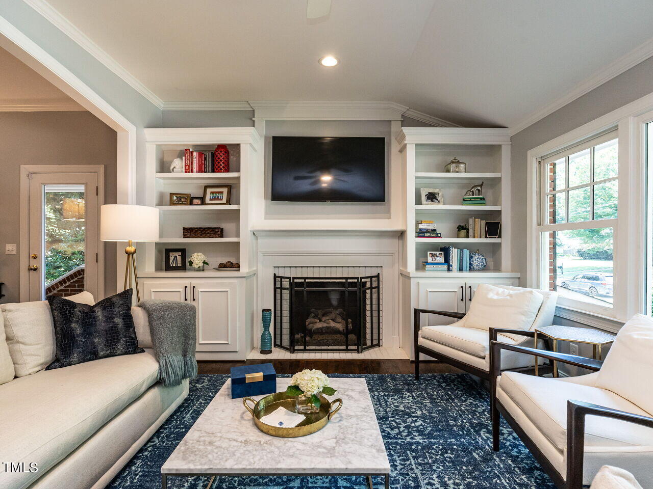 900 Davidson Street Raleigh, NC 27609 - Photo 4 of 36 006-1280x960-family-room