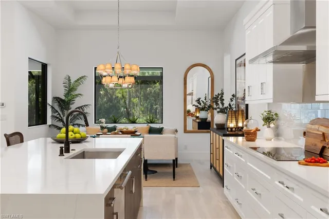 $2,690,000 | 4221 7th Avenue Northwest, Naples, FL 34119