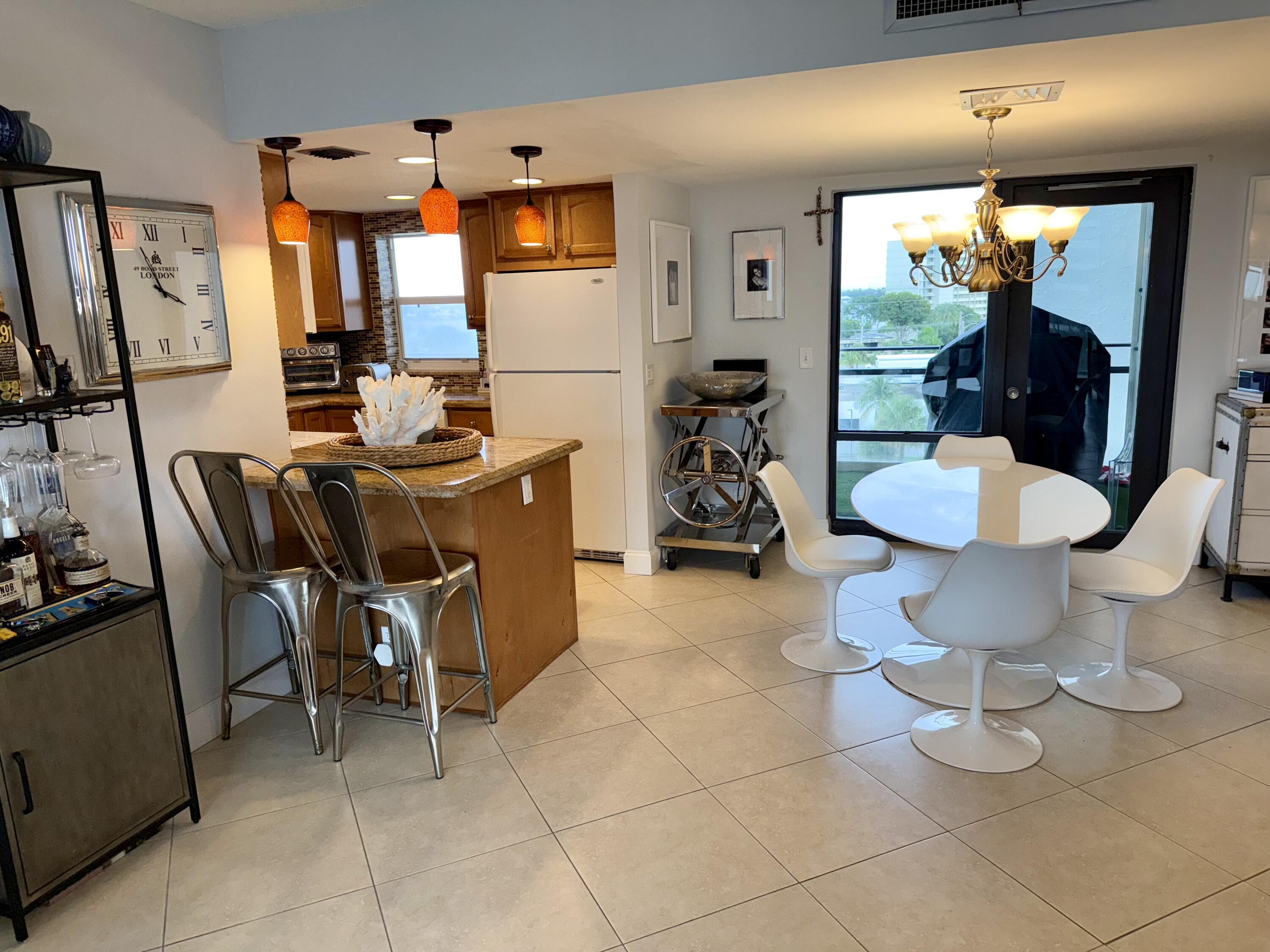 336 Golfview Road, Unit 718 North Palm Beach, FL 33408 - Photo 6 of 24 IMG_3577