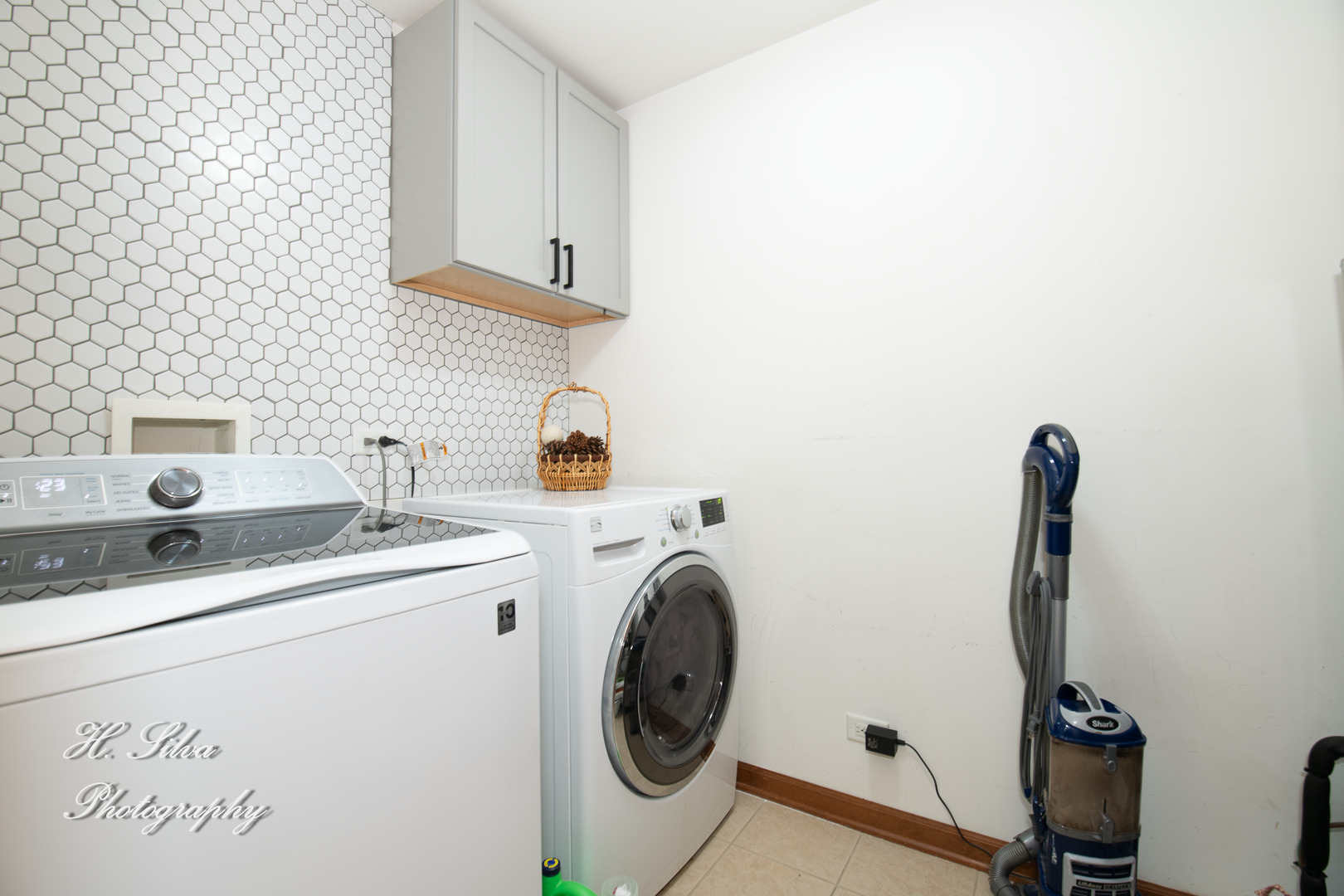 9530 Rainsford Drive Huntley, IL 60142 - Photo 14 of 14 a utility room with dryer and washer