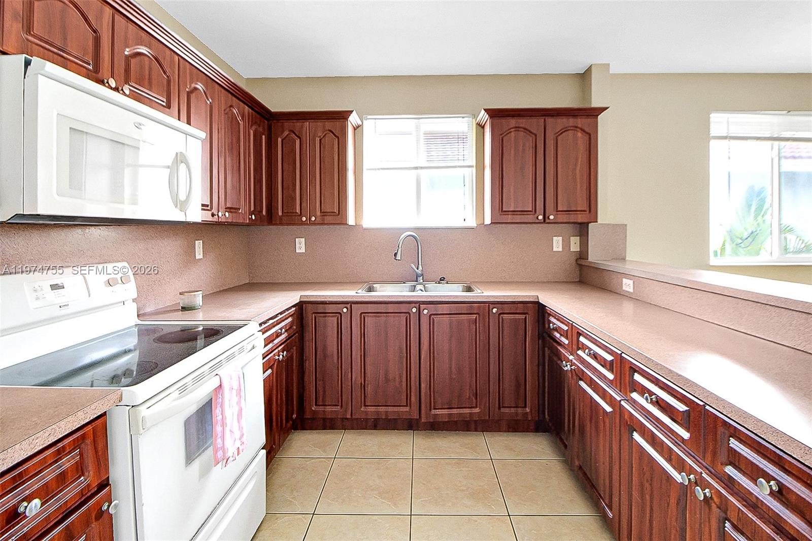 3920 Southwest 89th Court, Unit B Miami, FL 33165 - Photo 4 of 19