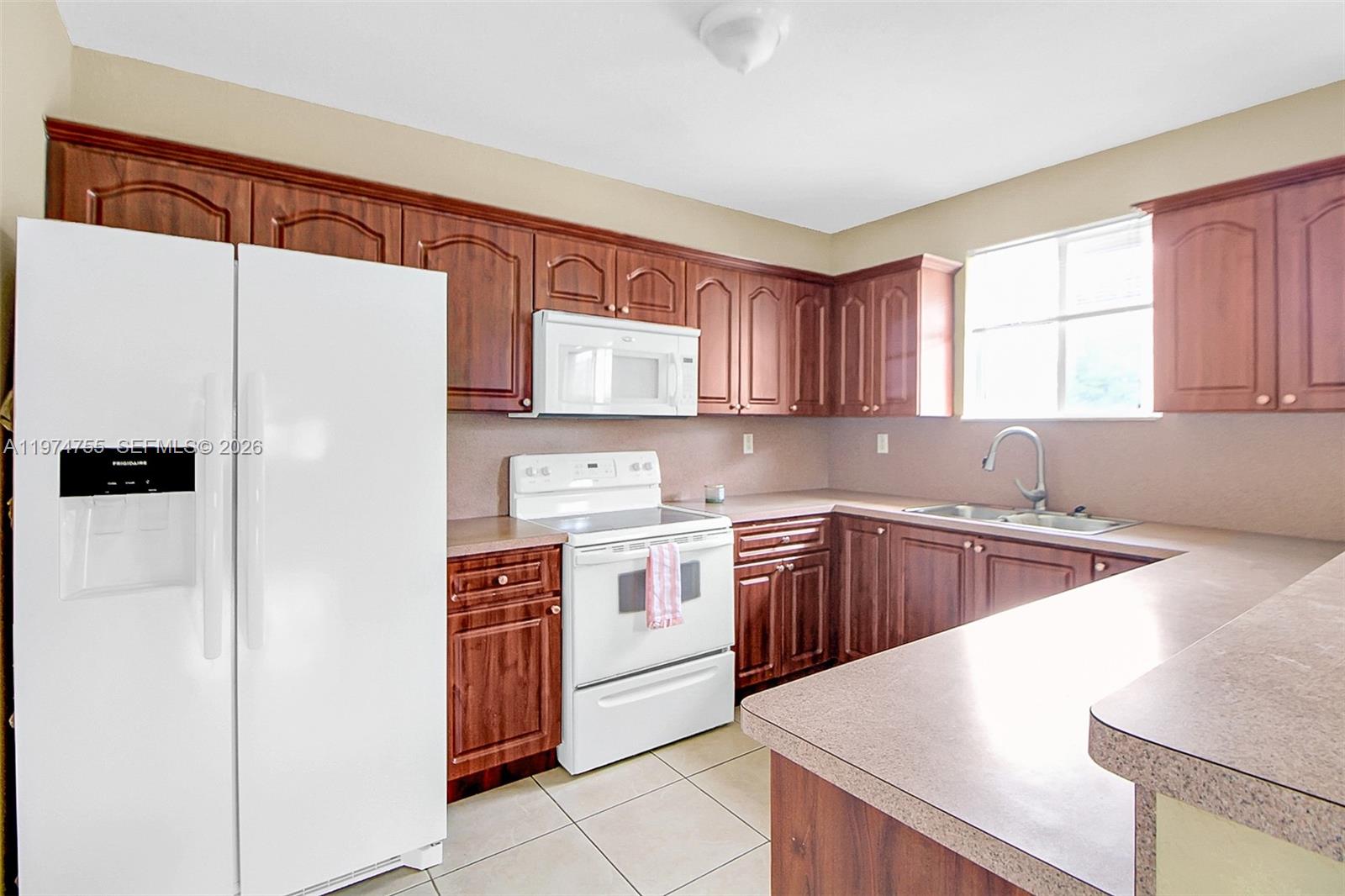 3920 Southwest 89th Court, Unit B Miami, FL 33165 - Photo 5 of 19