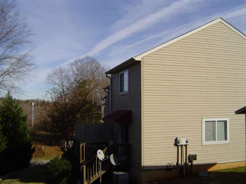 299 State Rd S-37-381 Seneca, SC 29678 - Photo 5 of 9 Gallery Image 5