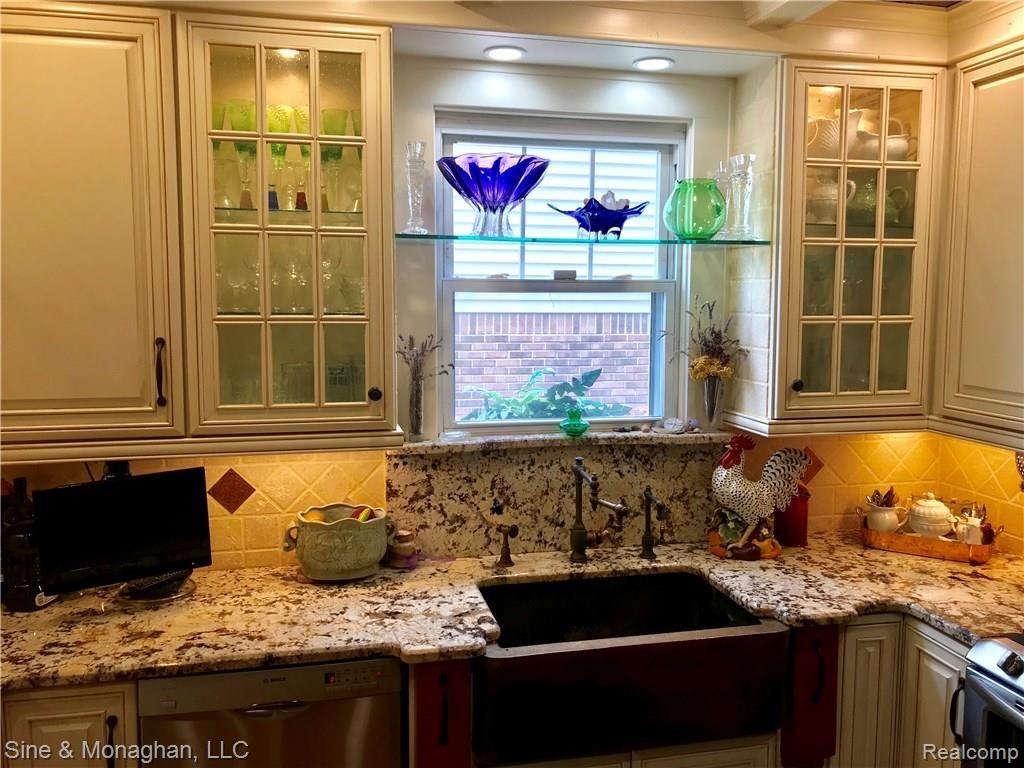 2127 Hawthorne Road Grosse Pointe, MI 48236 - Photo 22 of 84 IMG_0915.jpg