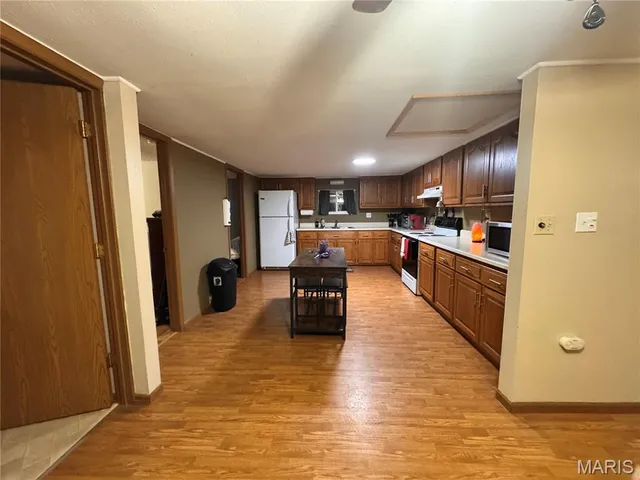 $190,000 | 14280 West Sunrise Lake Drive, De Soto, MO 63020