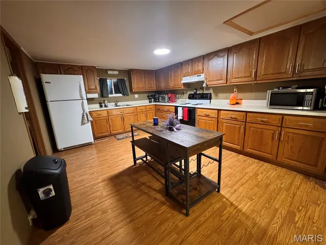 $190,000 | 14280 West Sunrise Lake Drive, De Soto, MO 63020