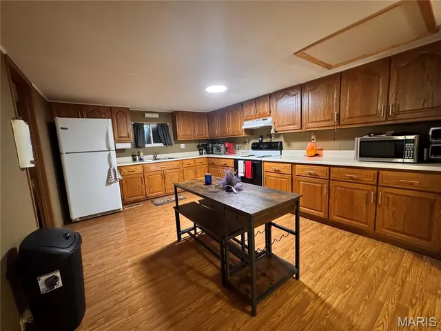 $190,000 | 14280 West Sunrise Lake Drive, De Soto, MO 63020