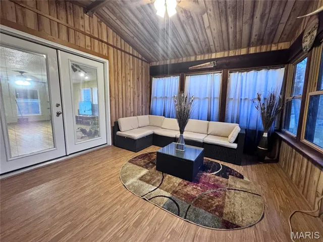 $190,000 | 14280 West Sunrise Lake Drive, De Soto, MO 63020