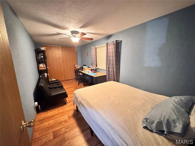 $190,000 | 14280 West Sunrise Lake Drive, De Soto, MO 63020