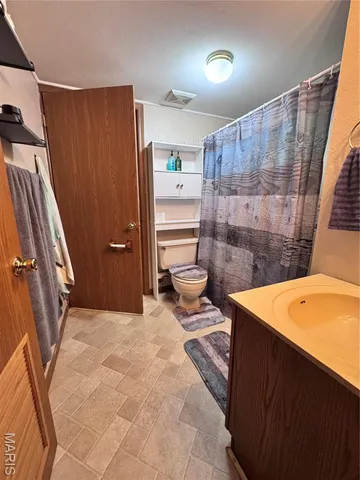 $190,000 | 14280 West Sunrise Lake Drive, De Soto, MO 63020