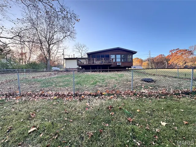 $190,000 | 14280 West Sunrise Lake Drive, De Soto, MO 63020