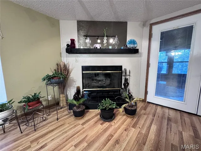 $190,000 | 14280 West Sunrise Lake Drive, De Soto, MO 63020