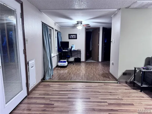 $190,000 | 14280 West Sunrise Lake Drive, De Soto, MO 63020