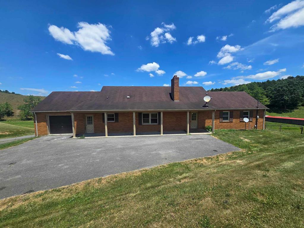 689 Ascue Road Cedar Bluff, VA 24609 - Photo 3 of 42 Gallery Image 3