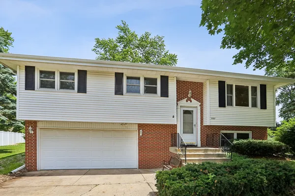 $339,900 | 3207 Indianwood Lane, Joliet, IL 60431