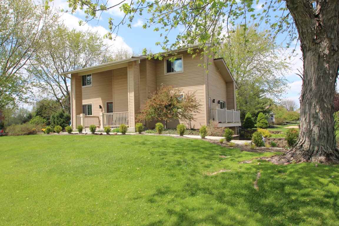 724 Fieldcrest Road Belvidere, IL 61008 - Photo 1 of 25 Gallery Image 1