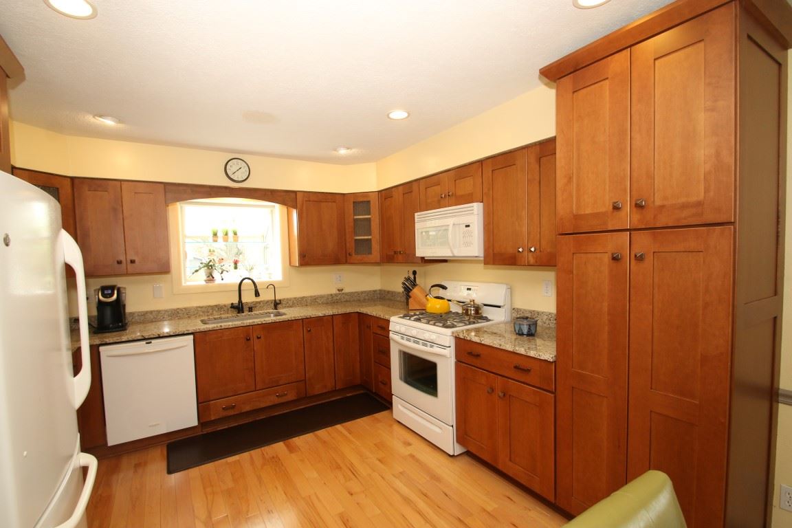 724 Fieldcrest Road Belvidere, IL 61008 - Photo 13 of 25 Gallery Image 13