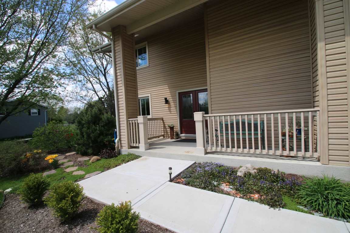 724 Fieldcrest Road Belvidere, IL 61008 - Photo 3 of 25 Gallery Image 3