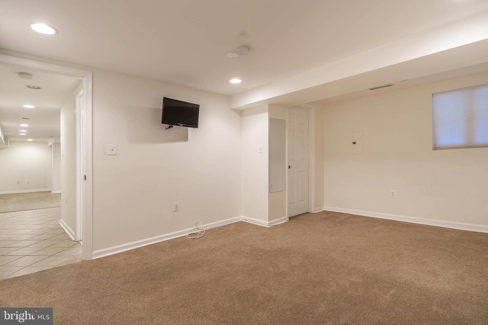 1730 Park Road Northwest Washington, DC 20010 - Photo 58 of 74 Bedroom, 1BR rental, tall ceilings