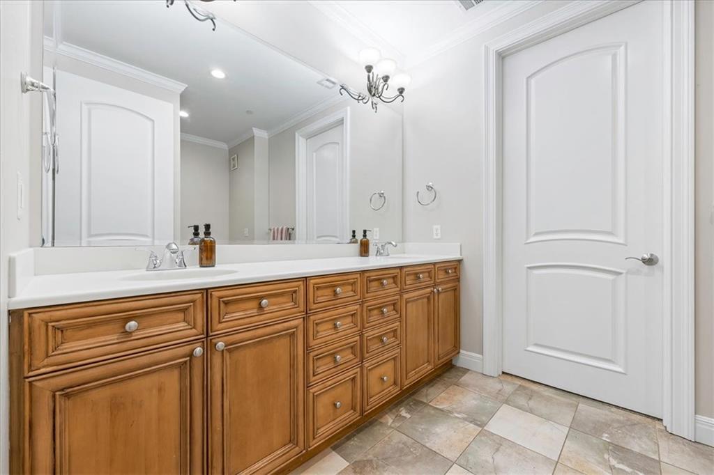 10511 Mission Road, Unit 203A Leawood, KS 66206 - Photo 16 of 25