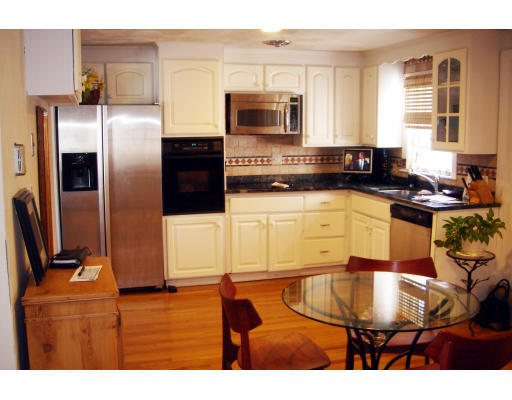 98 Cedar Street Lexington, MA 02421 - Photo 3 of 10