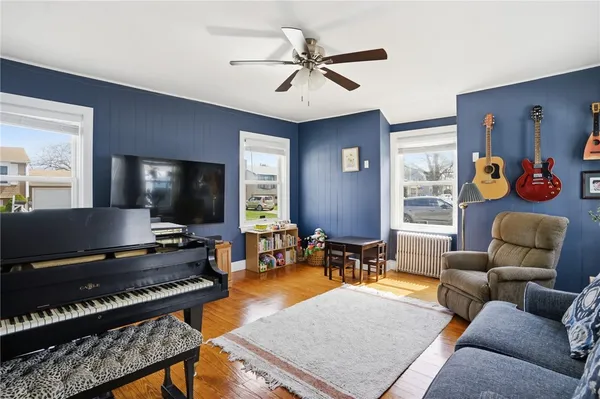 $469,900 | 77 Majestic Avenue, Warwick, RI 02888