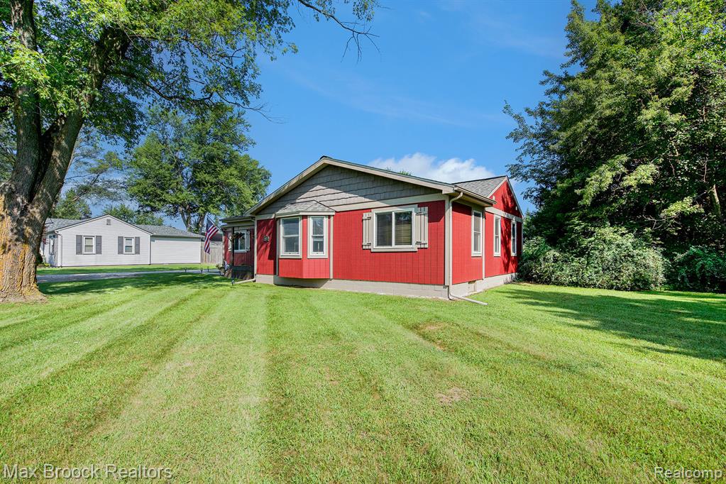 46870 Bemis Road Belleville, MI 48111 - Photo 3 of 16