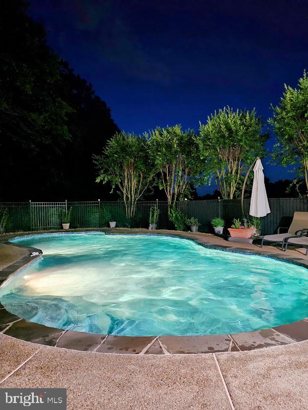 10409 Dunn Meadow Road Vienna, VA 22182 - Photo 14 of 34 Evening pool view