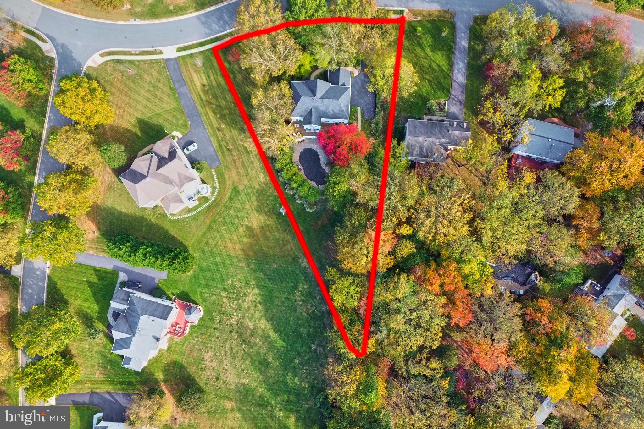 10409 Dunn Meadow Road Vienna, VA 22182 - Photo 2 of 34 Large 0.8 acre lot