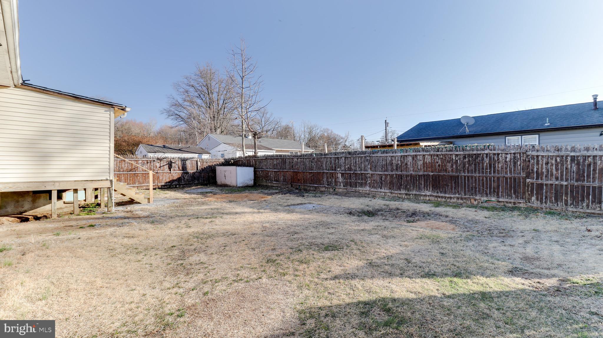 121 Nottingham Road Pennsville, NJ 08070 - Photo 14 of 14 a view of a backyard with couches