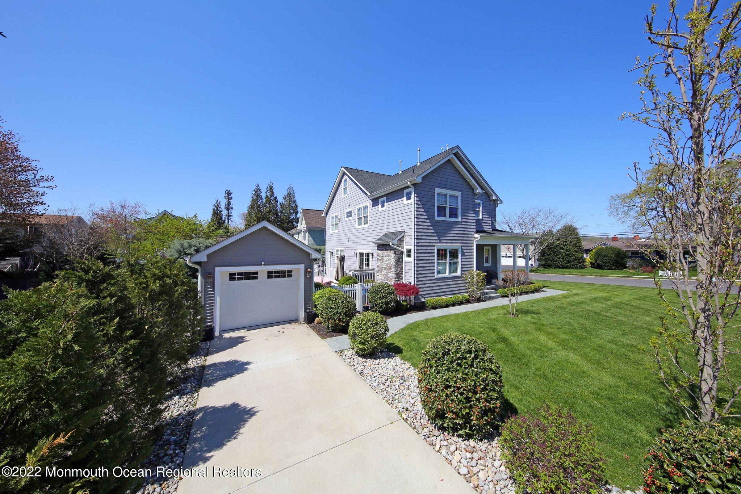 32 Ave Of Two Rivers Rumson, NJ 07760 - Photo 5 of 55 IMG_1511a