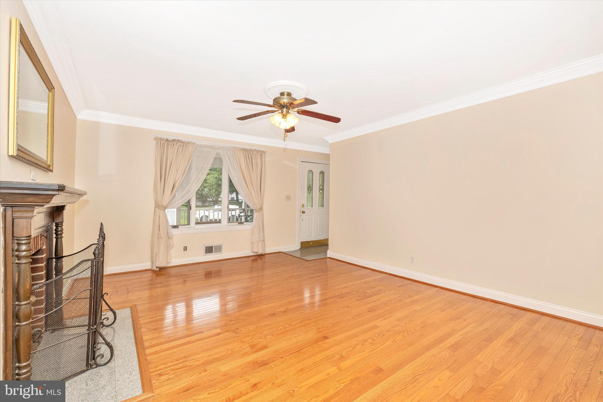 23911 Woodfield Road Gaithersburg, MD 20882 - Photo 8 of 49 Gallery Image 8